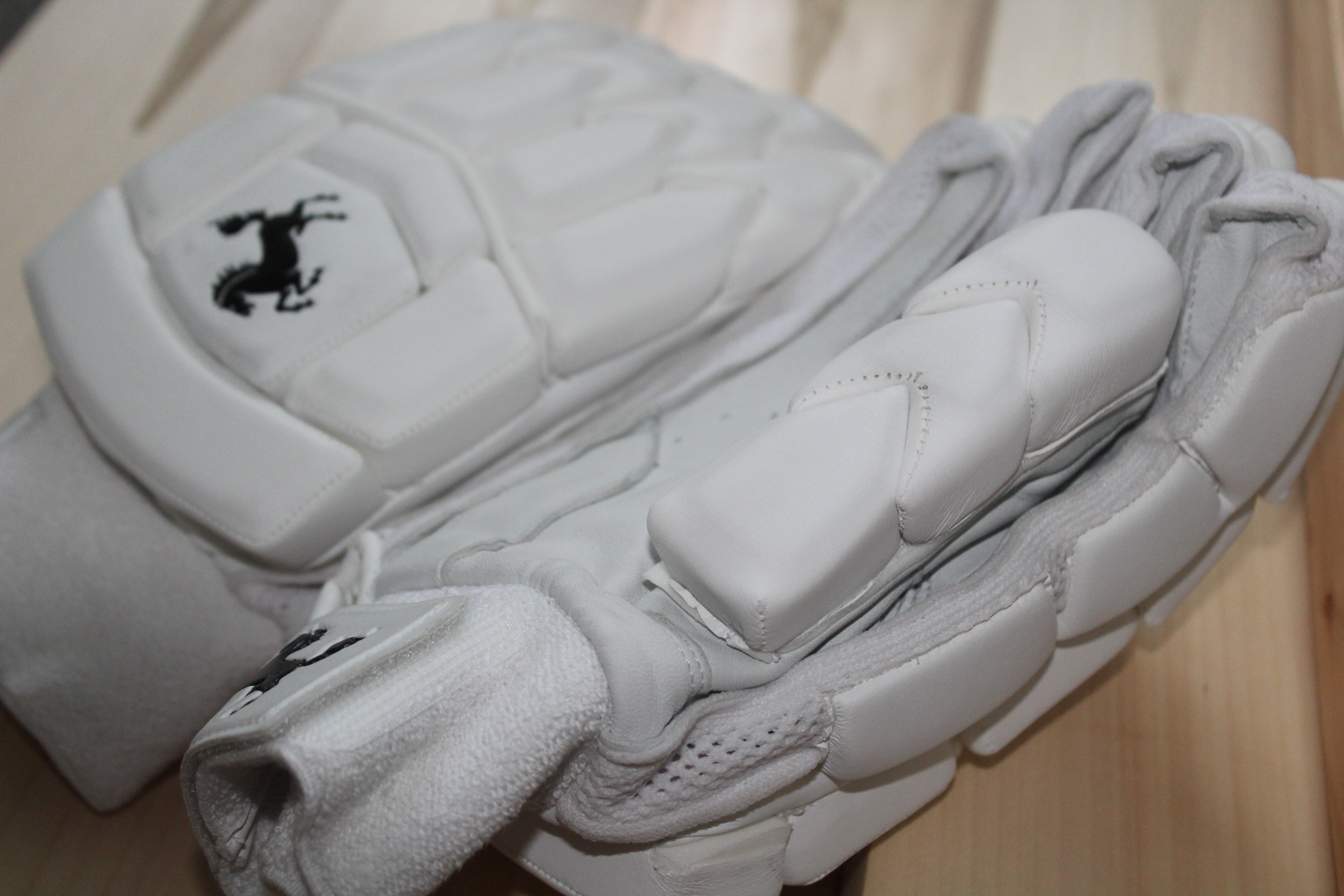 DARK HORSE BATTING GLOVES - LIMITED EDITION MENS SIZE