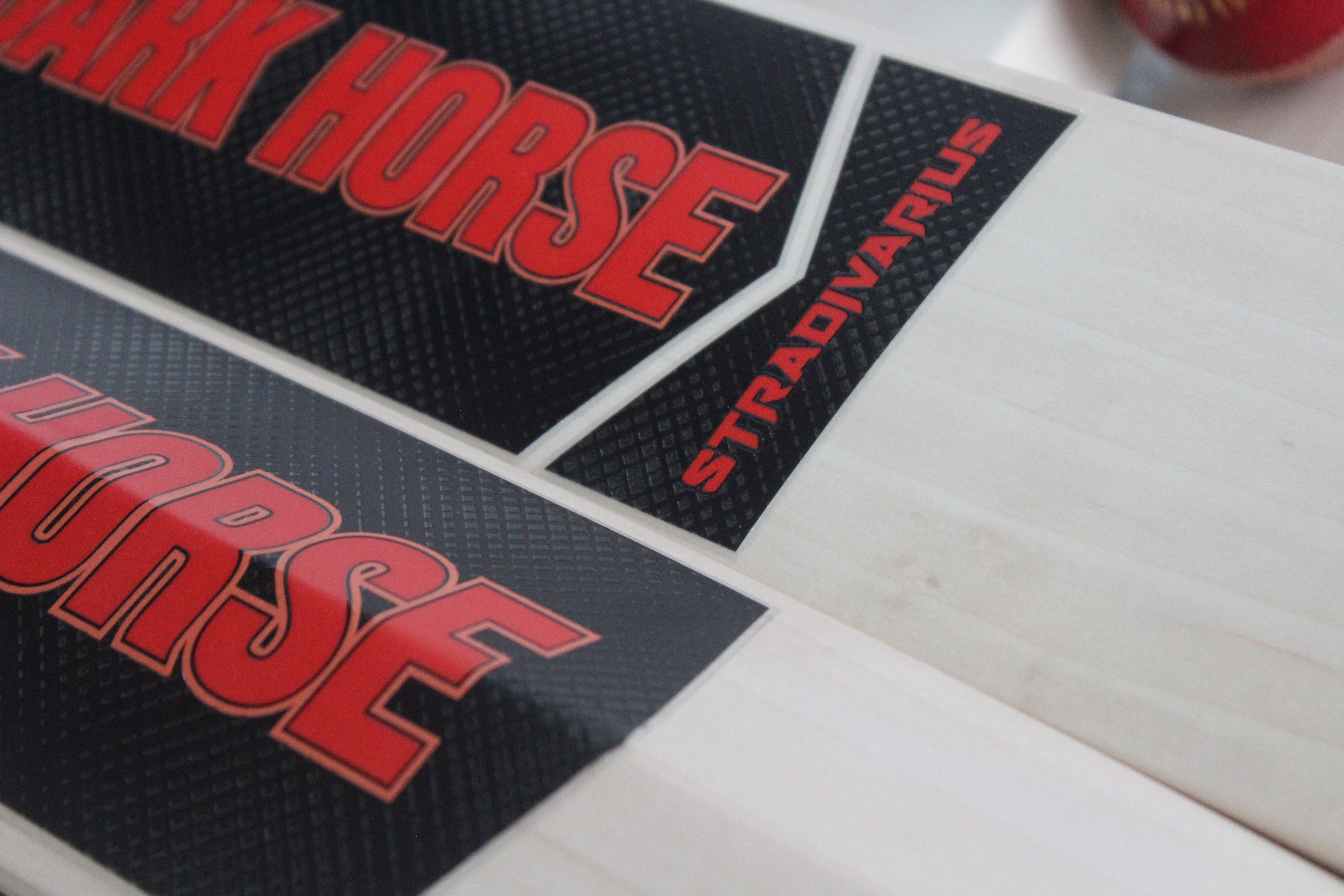 DARK HORSE STRADIVARIUS - SH