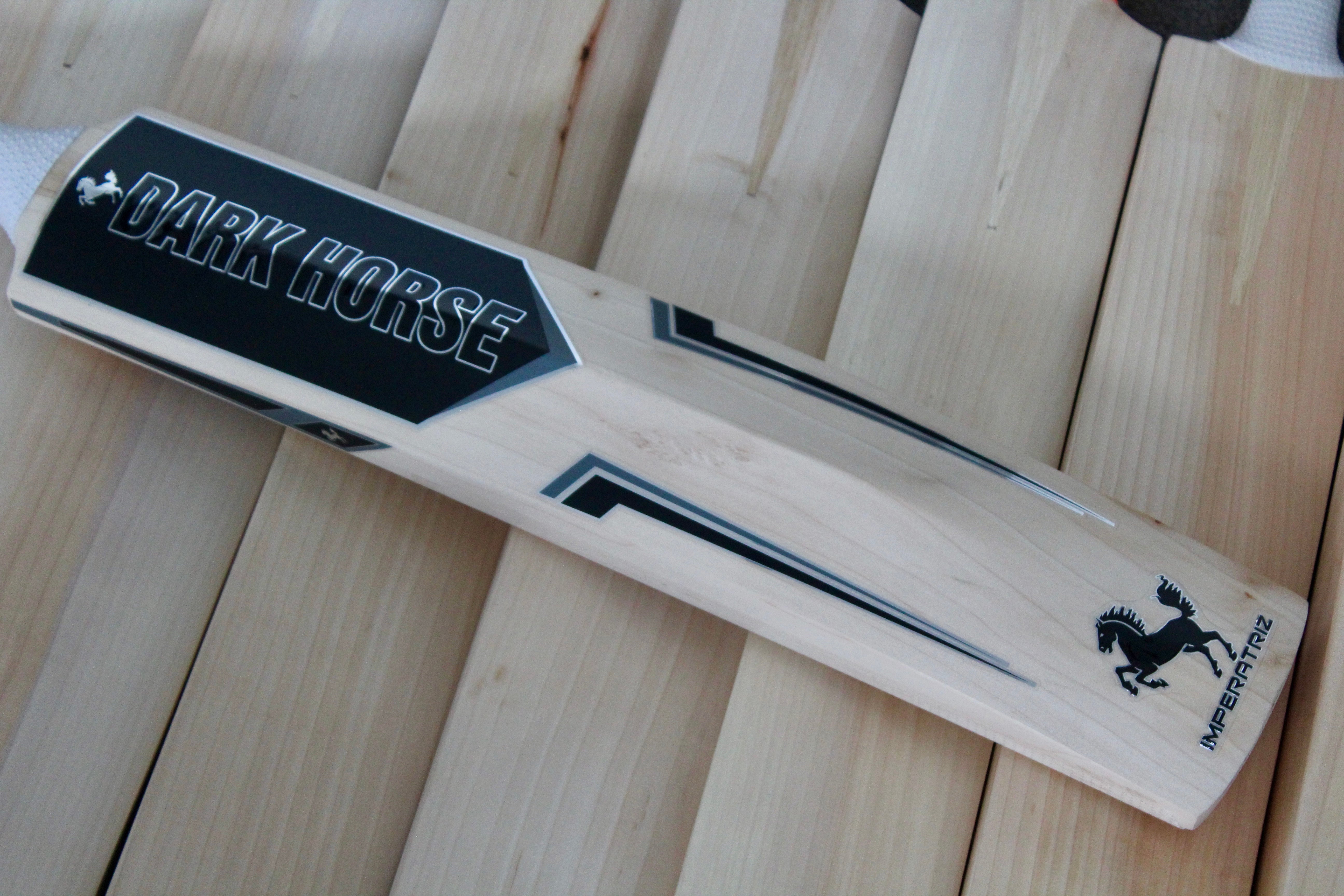 DARK HORSE JUNIOR BAT - HARROW