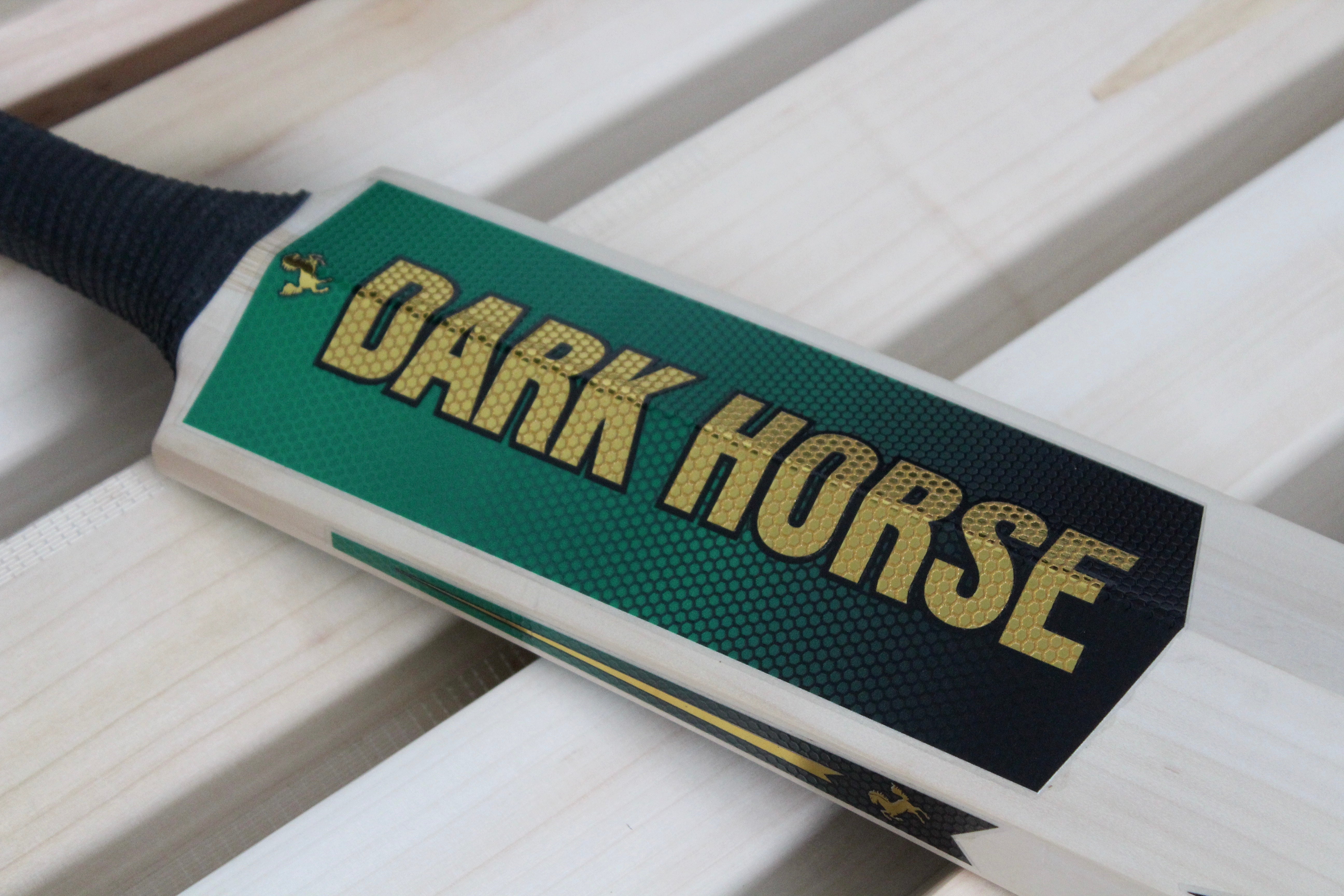 DARK HORSE REDZEL - SH