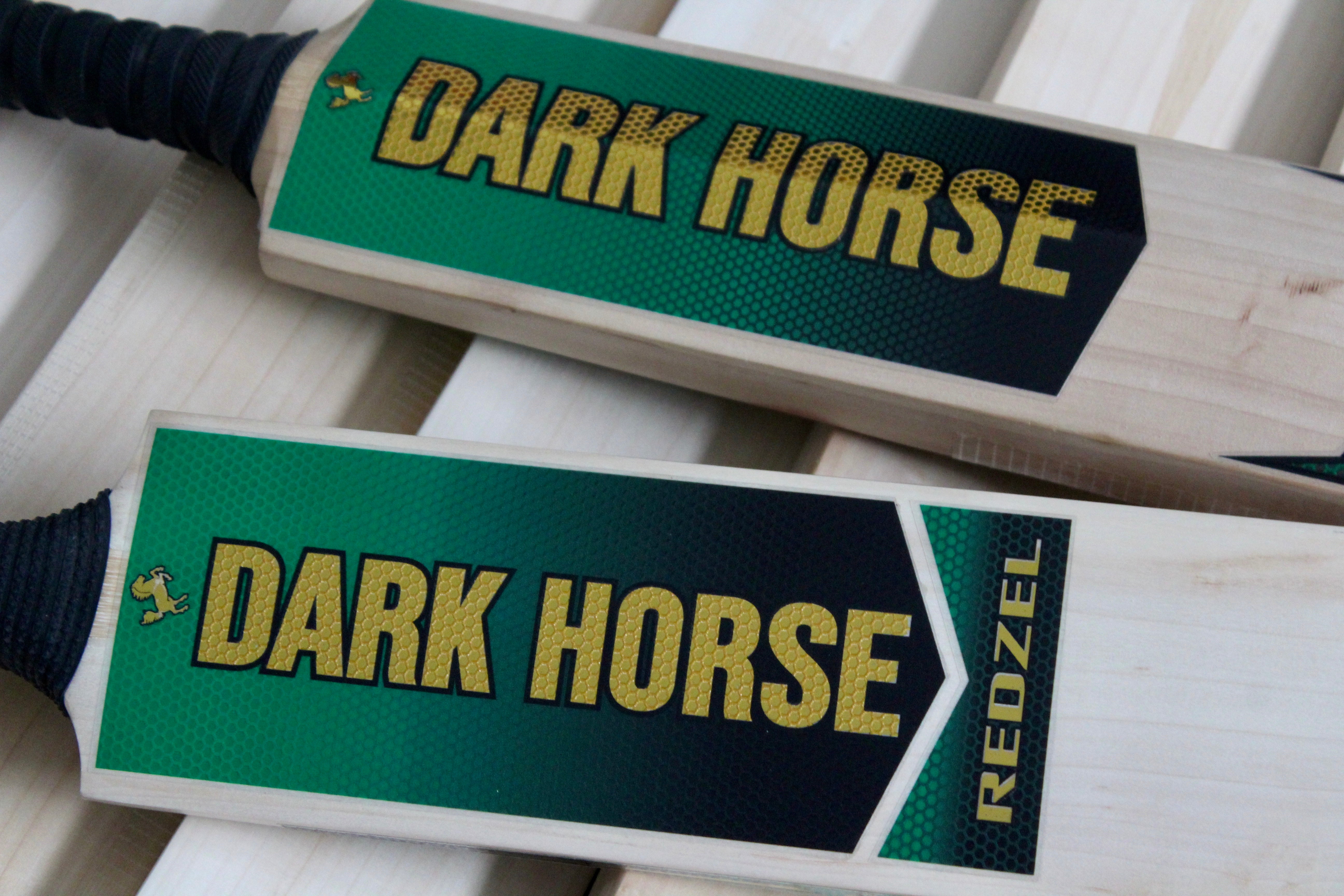 DARK HORSE REDZEL - SH